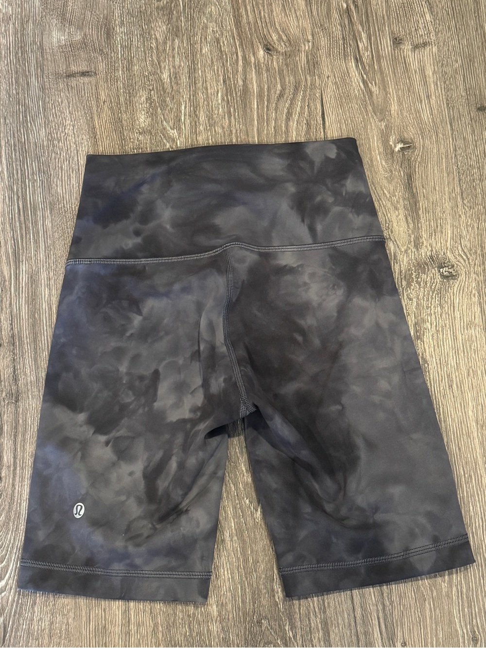 Lululemon Wunder Train High-Rise Short 8" SIZE 4